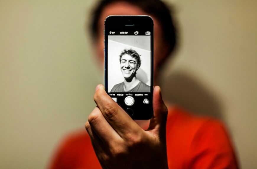 Why hearing your own voice is like looking at a selfie