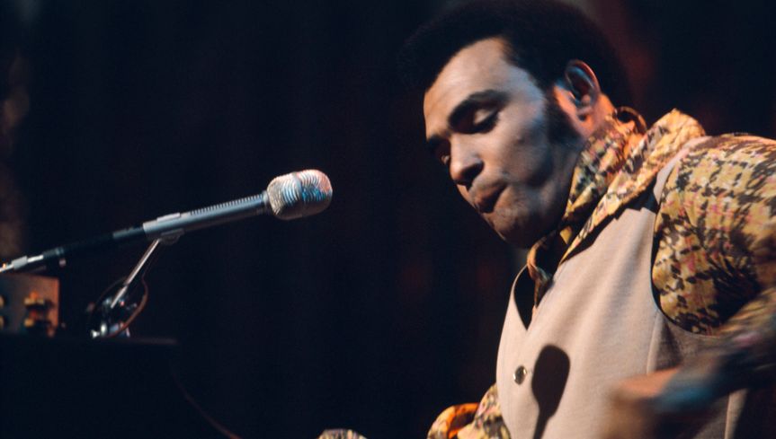 Songsmith Timmy Thomas pleads for peace